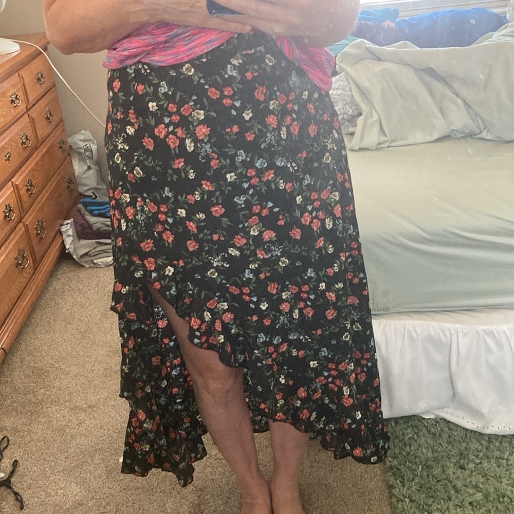 SHEIN Black Floral Maxi Skirt with split - Picture 3 of 8